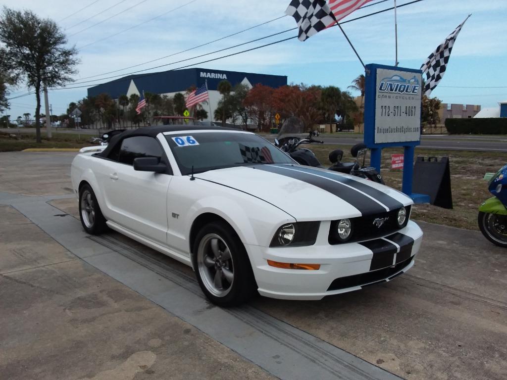2006 Ford Mustang's photo